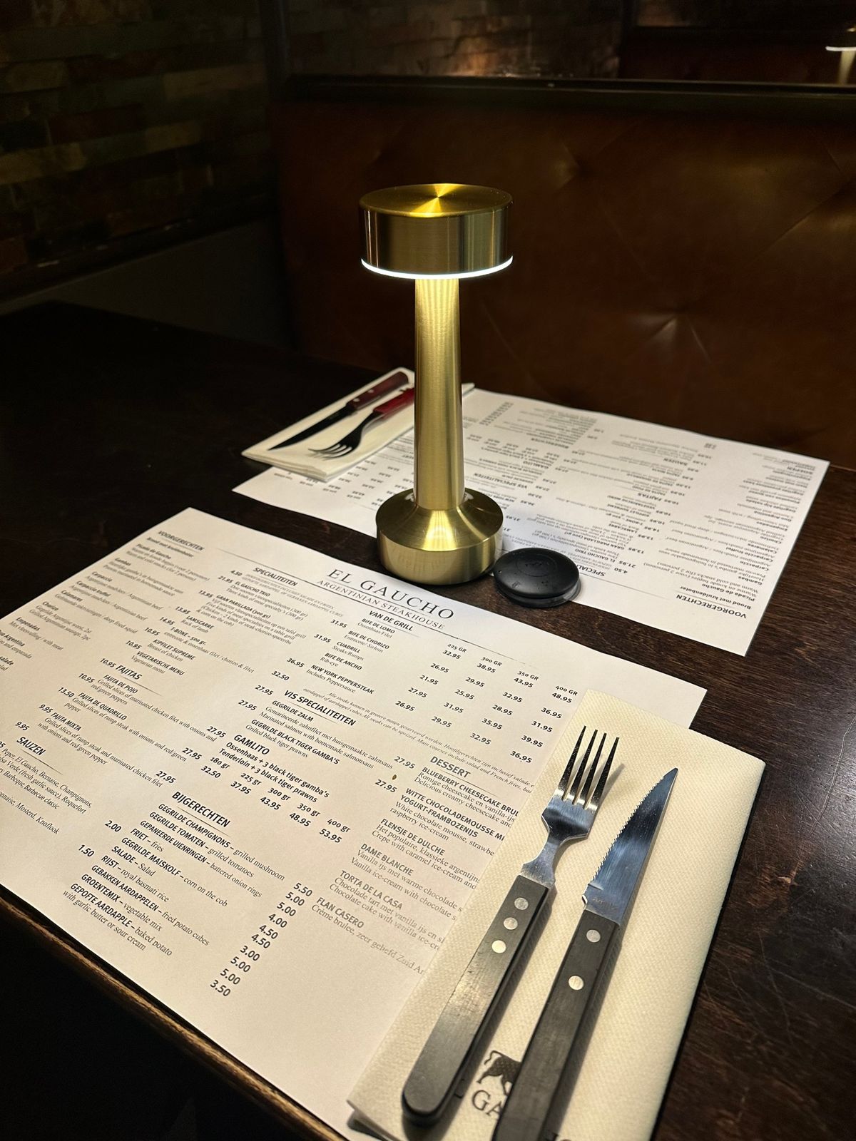 Lumiq lamp op tafel bij El Gaucho